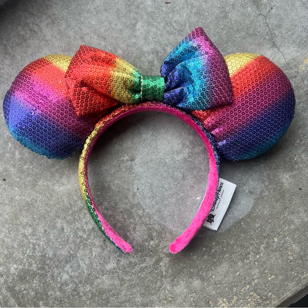 DISNEY Rainbow Sequin Minnie Mouse Ears